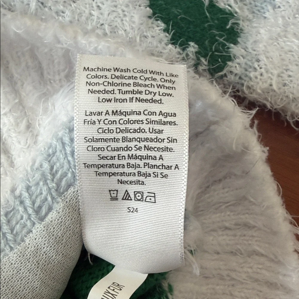Holiday Time Green and White Santa Sweater for girls